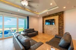 Amberjack Oasis